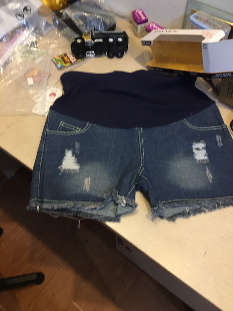 Quần jeans có chata lượng tốt, hợp thời trang. Đường chỉ may chắc chắn Quần jeans có chata lượng tốt, hợp thời trang. Đường chỉ may chắc chắn