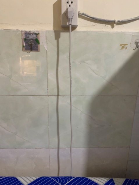 Xài được, cổng usb điện hơi yếu, dây hơi ngắn, tầm 2 mét 9 mấy ko tới 3m, trong hình mình kéo dây rất căng, suýt không đủ dùng.