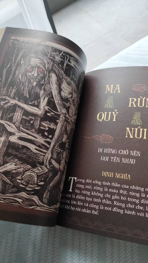 Sách quá đẹp luôn :o hình minh hoạ bao đẹp, giấy màu ngả vàng, mịn, sờ cực thích, nội dung không quá đặc sắc nhưng cũng có tính tổng hợp, đáng tiền ^^