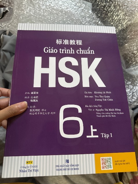 Đẹppppppp
Sách có màu bản gốc đang hoàng lun, chứ không giống như nhiều shop khác in bản trắng đen hoặc in màu
Đặt cỡ 2~3 hôm nhận được, mình ở TPHCM