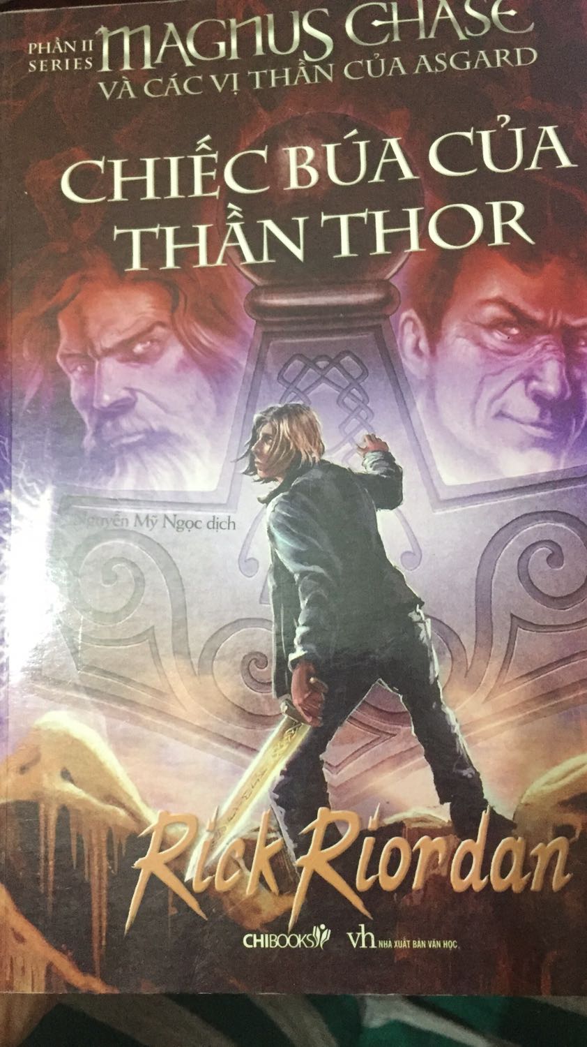 Bộ truyện cực kỳ hấp dẫn. Mình đặc biệt thích phong cách hài hước, dí dỏm của truyện. Vừa phiêu lưu hồi hộp vừa cười thả phanh? highly recommend cho các bạn teen❤️