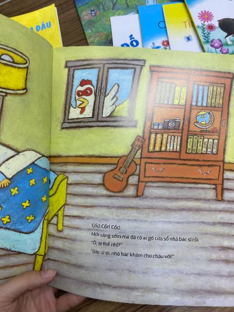 Sách đẹp. Màu sắc rõ nét. Chất liệu giấy cũng đảm bảo. Bé nhà m rất thích. Sẽ ủng hộ shop dài dài