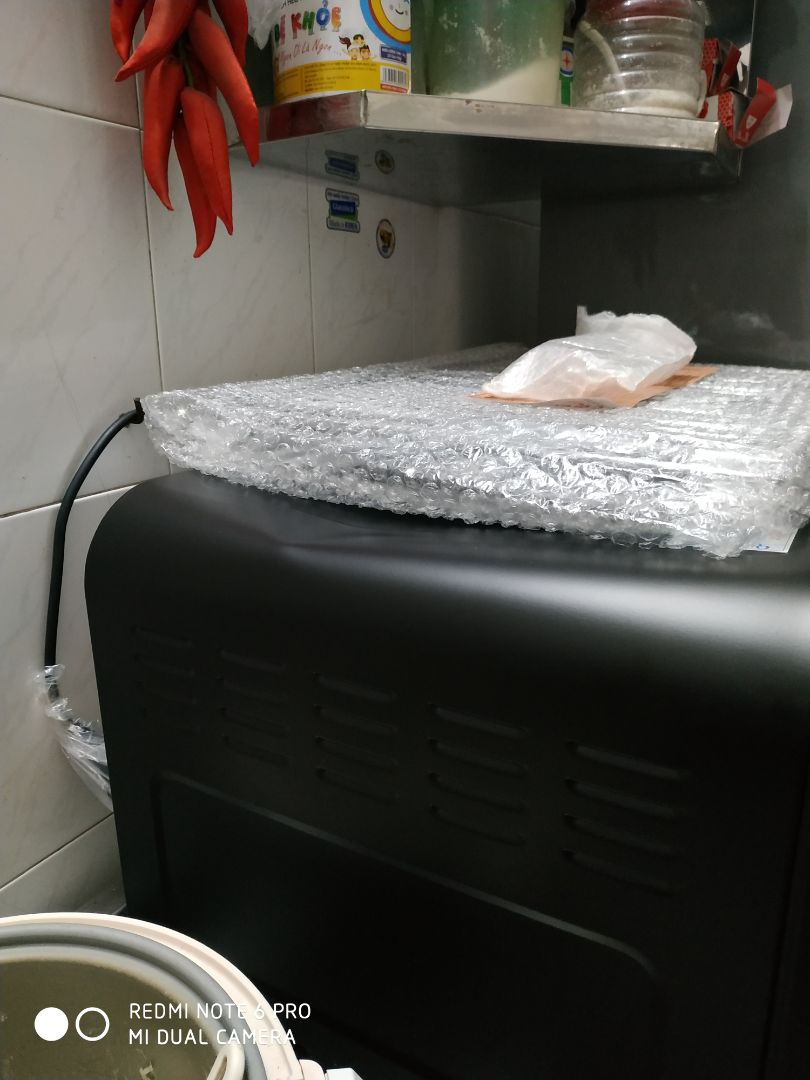 Đặt lò nướng tikinow phụ phí vận chuyển nhưng vẫn vận chuyển trễ đến 6 tiếng. 
Nhận lò và mở hộp thấy hàng móp méo. báo lên tiki từ 22/12 mà đến tận 1/2 vẫn chưa giải quyết. gọi *** 5 6 lần lần nào cũng chỉ xin lỗi sáo rỗng, nói sẽ đêns thu hàng trong 2 3 ngày nhưng thực tế k giữ được lời hứa.