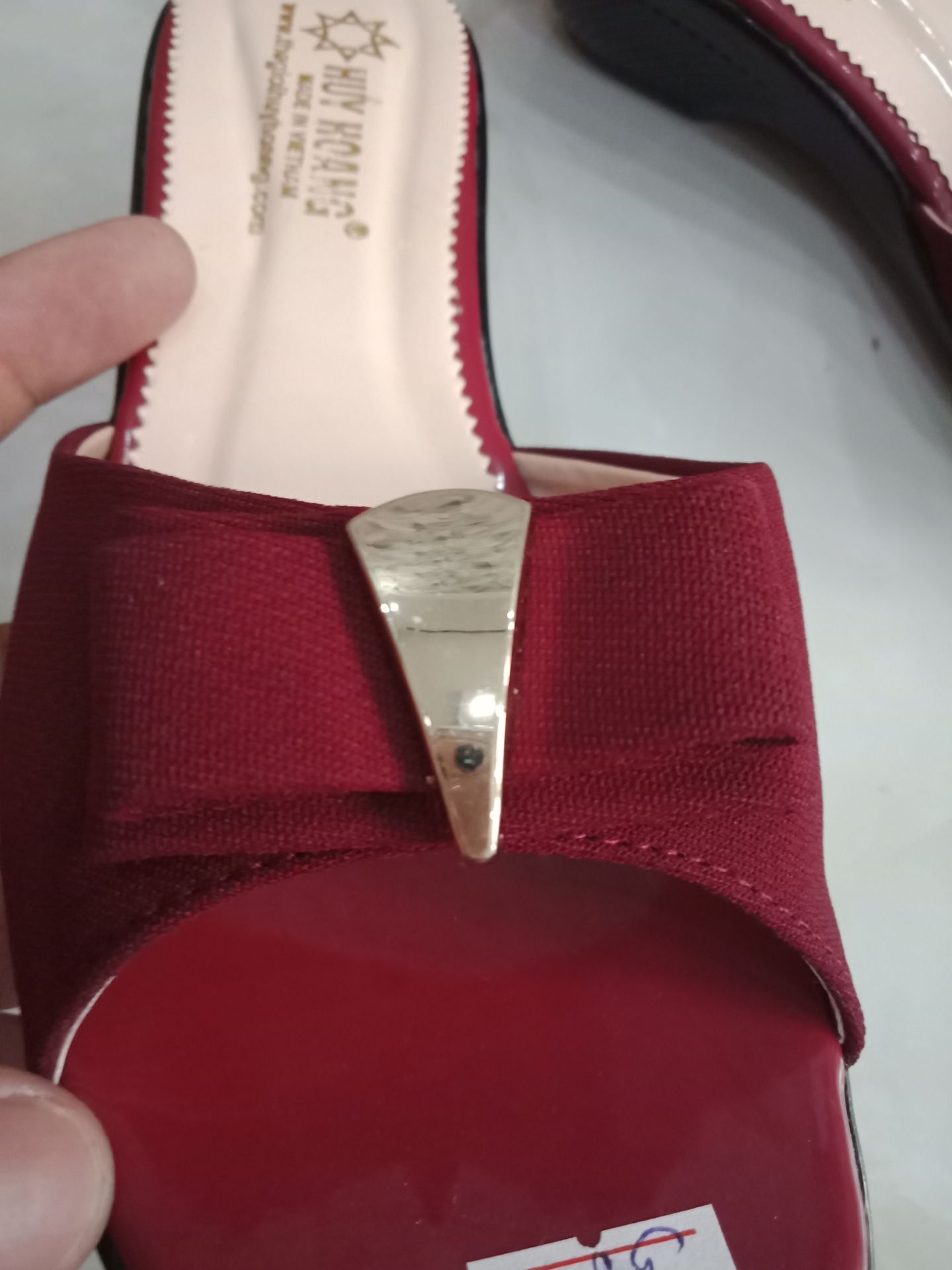 Dép đẹp nên mua thêm cho chị mình... rất đẹp nhé