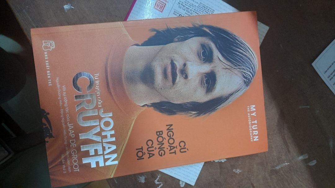 Vận chuyển nhanh, đóng gói kỹ càng, không bị móp méo, nội dung hay, thích hợp chi những ai đam mê túc cầu