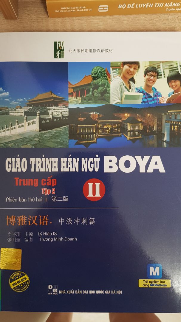 sách của fahasa lúc nào đóng gói cũng có bao xốp bọc sách rất ok. tuy sách lần này ko mới như những lần khác nhưng cũng ổn hơn của tikk trading.