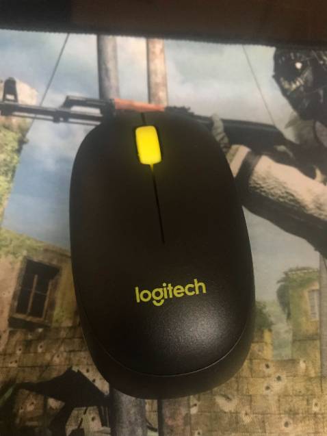 Bàn phím có trọng lượng khá nhẹ. Phù hợp để mang theo/di chuyển. Độ nhạy phím tương đối tốt. Lực gõ phím nhẹ. Độ nảy phù hợp với loại bàn phím giả cơ này. Âm thanh bàn phím khá êm. 

Chuột vừa tay cầm. Tốc độ di chuyển tương đối mượt chấp nhận được, tuy đôi lúc độ đáp ứng có hơi lag và giựt.

Vừa mới sử dụng, chưa nhận xét được độ bền.

Shop đóng gói cẩn thận. Có tặng kèm pin. Giao hàng đúng thời gian. Không thấy phiếu bảo hành.