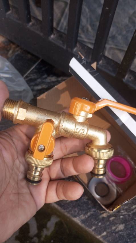 Vòi nước tăng áp 2 đầu ra rất ok 
Chất liệu hợp kim chắc chắn 
Hàng rất đẹp 
Bắt vào ống rất ok 
Đáng tiền 
Shop tư vấn nhiệt tình 
Thanks shop