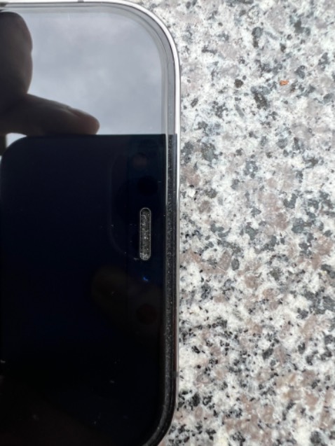 Sp không full màn nên nhìn ko thẩm mỹ như miếng dán cường lực thông thường đc cái bộ đồ lau và cái hộp MiPEU HAY POW GÌ ĐÓ. Hàng chính hãng ko thể như vậy đc. Mình up hình lên các bạn tự xem và cân nhắc nhé!