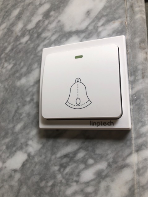 Đã nhận được hàng, chuông cửa rất đẹp, mình lắp nút bấm ở tầng 1, chuông kêu ở tầng 2 cách khoảng 20 mét có tường chắn mà vẫn kêu to Mua được giá tốt so với các nhà bán khác, Hi vọng là dùng bền Cám ơn nhà bán hàng và Tiki