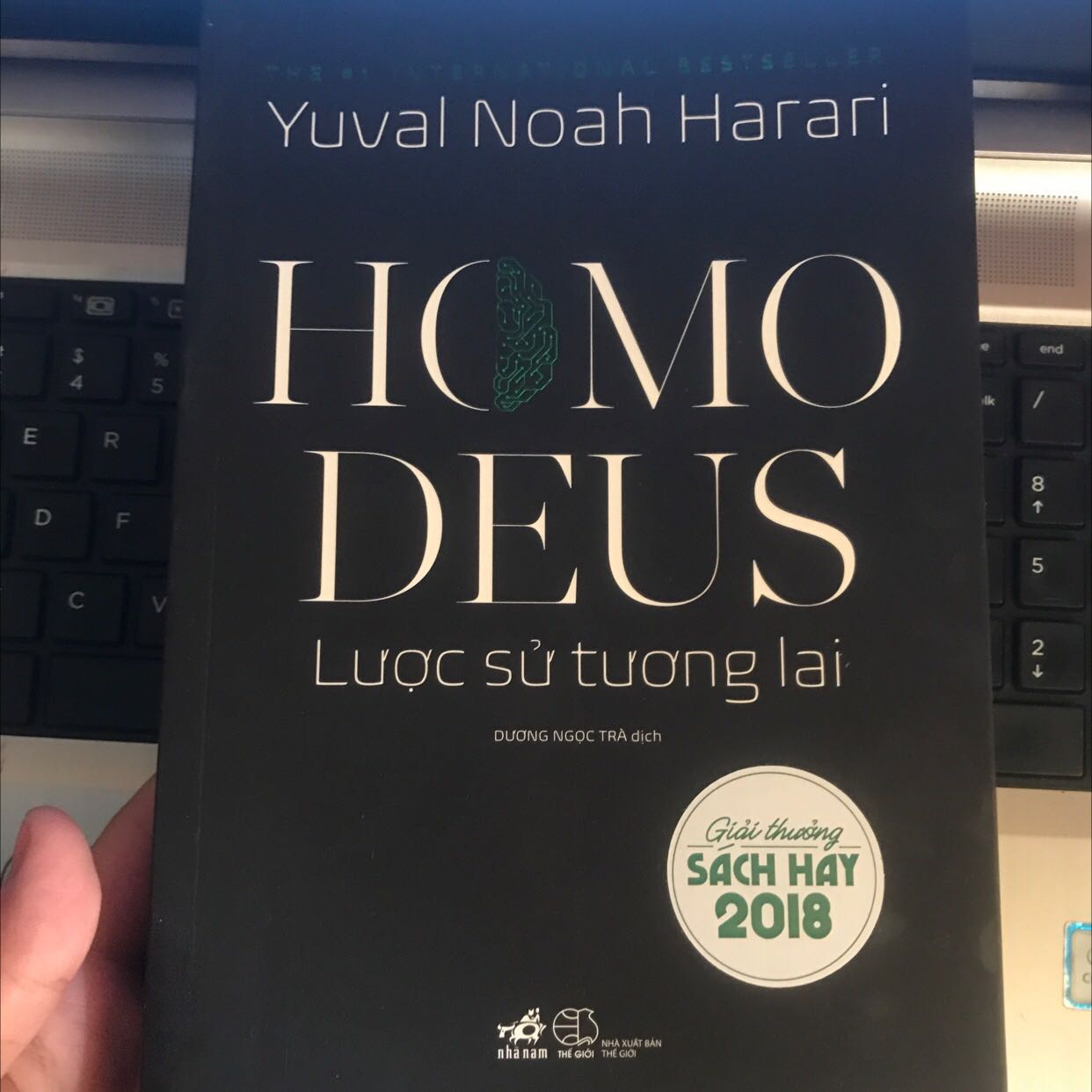 Cả rổ kiến thức luôn mà nó hơi khó đọc. Nhưng nếu hiểu và tư duy được các vấn đề của cuốn sách thì một chân trời mới sẽ mở ra với bạn!!!