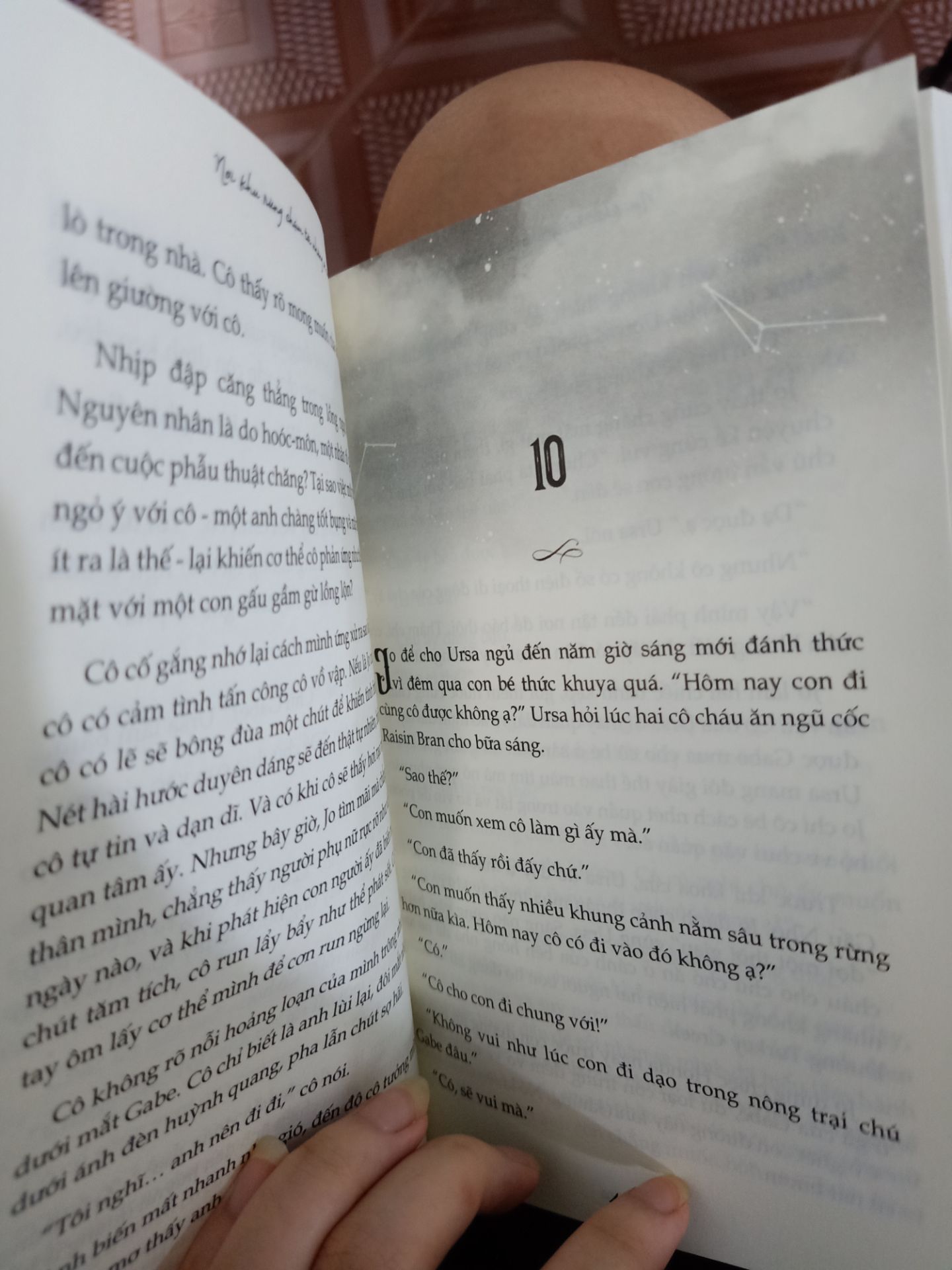 Giao khá lâu, mất tầm tuần. Sách có seal nhưng bóc ra lại thấy hơi cũ. Chưa đọc. Giảm đáng kể so với giá thường bán trên Tiki. Cách gói hàng tốt, bọc cẩn thận.