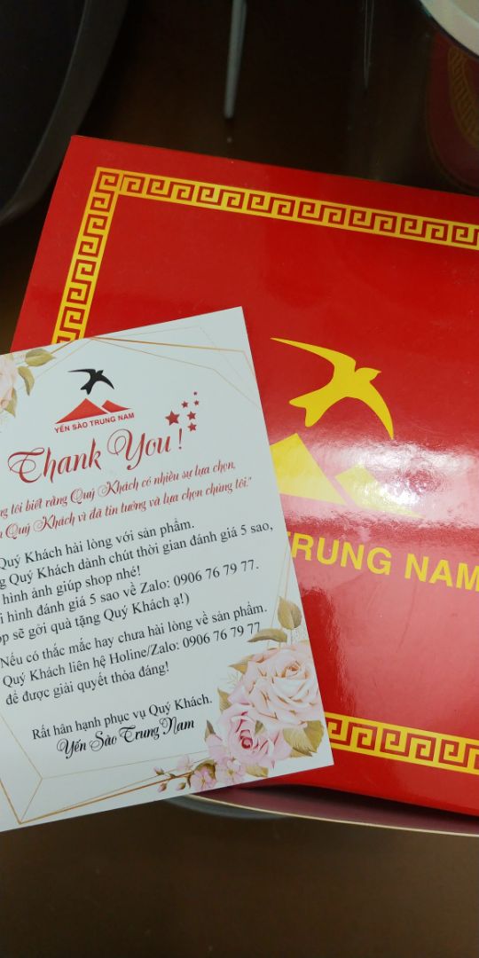 Yến sạch, nở nhiều, sợi dài, dai, ngon. Đúng yến nguyên chất, chưng lâu vẫn không bị tan và còn nguyên sợi. 1 tai mà nở cả tô, chưng đủ 4 người ăn.