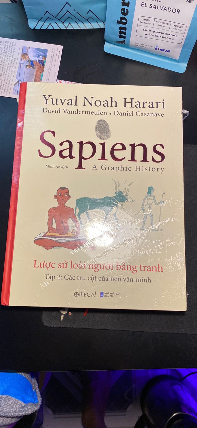 Tệ
Sách thì ko vấn đề 
Vấn đề nằm ở khâu đóng gói, những người đọc sách họ rất chú trọng việc bảo quản sách mà tiki đóng hàng rất hời hợt, chỉ bỏ sách vào 1 hộp bìa cứng( nó còn rộng hơn sách) làm cho sách bị xe dịch khi vận chuyển dẫn tới việc bìa sách bị móp
Rất nhiều người góp ý khâu đóng hàng của tiki rồi nhưng mãi vẫn chưa khá hơn được.