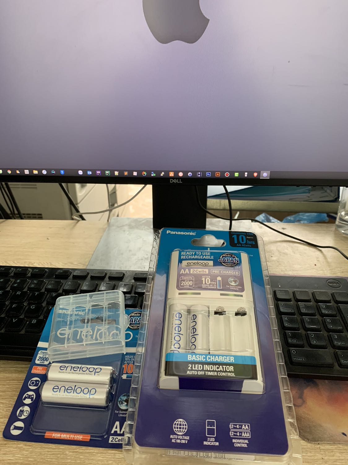 Hàng tốt lắm, nguyên hộp từ nhà sản xuất chưa bóc tí nào. Sạc 4 pin AAA 630mhA trong 3 tiếng đầy, đo được 1.3V. Trong quá trình sạc không nóng. Tiki giao hàng nhanh. Luôn hài lòng về dịch vụ