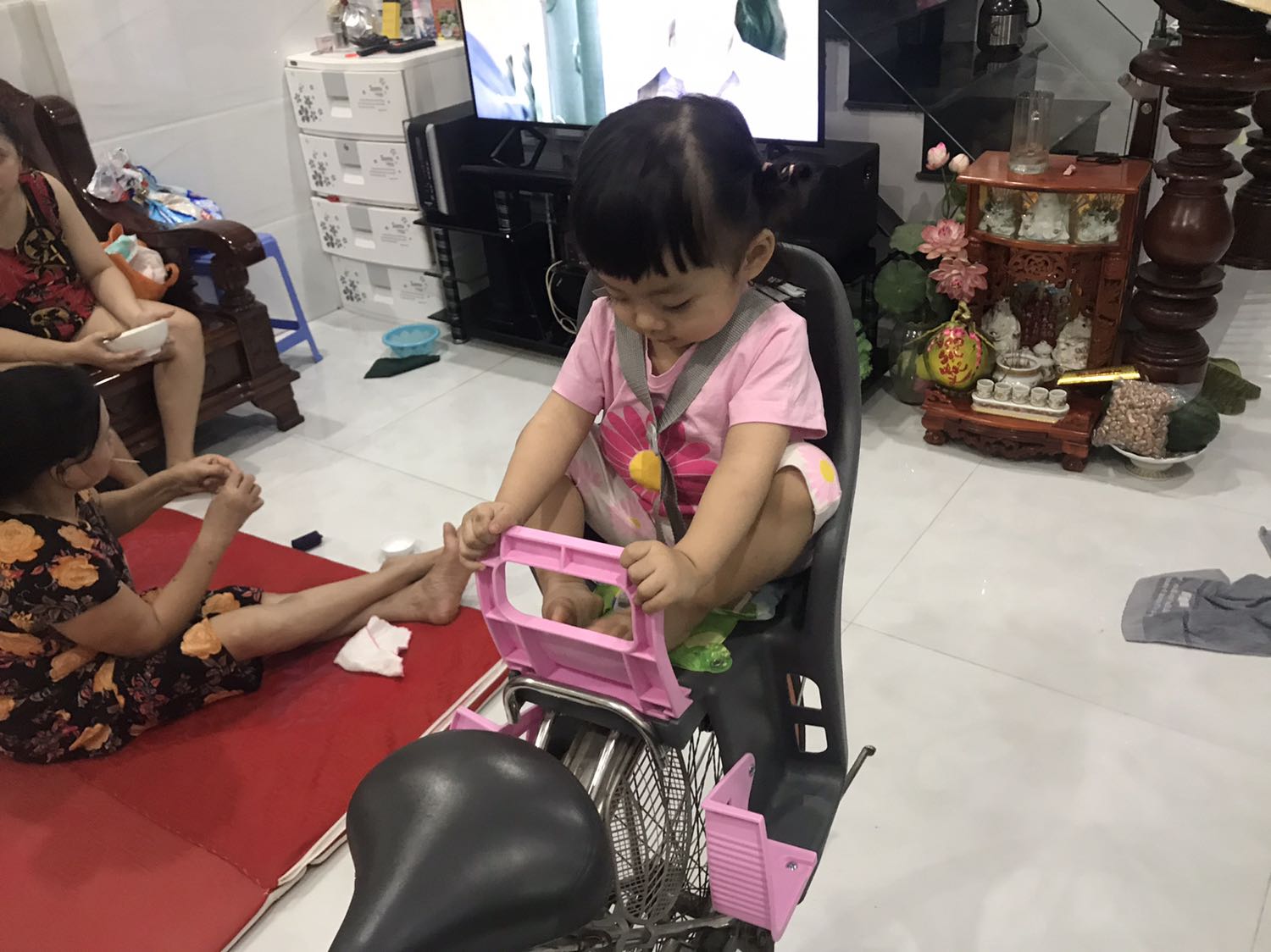 + Hàng giao đầy đủ phụ kiện
+ Lắp đặt chắc chắn
+ Bé nhà em rất thích
+ Chúc Shop ngày càng phát triển
