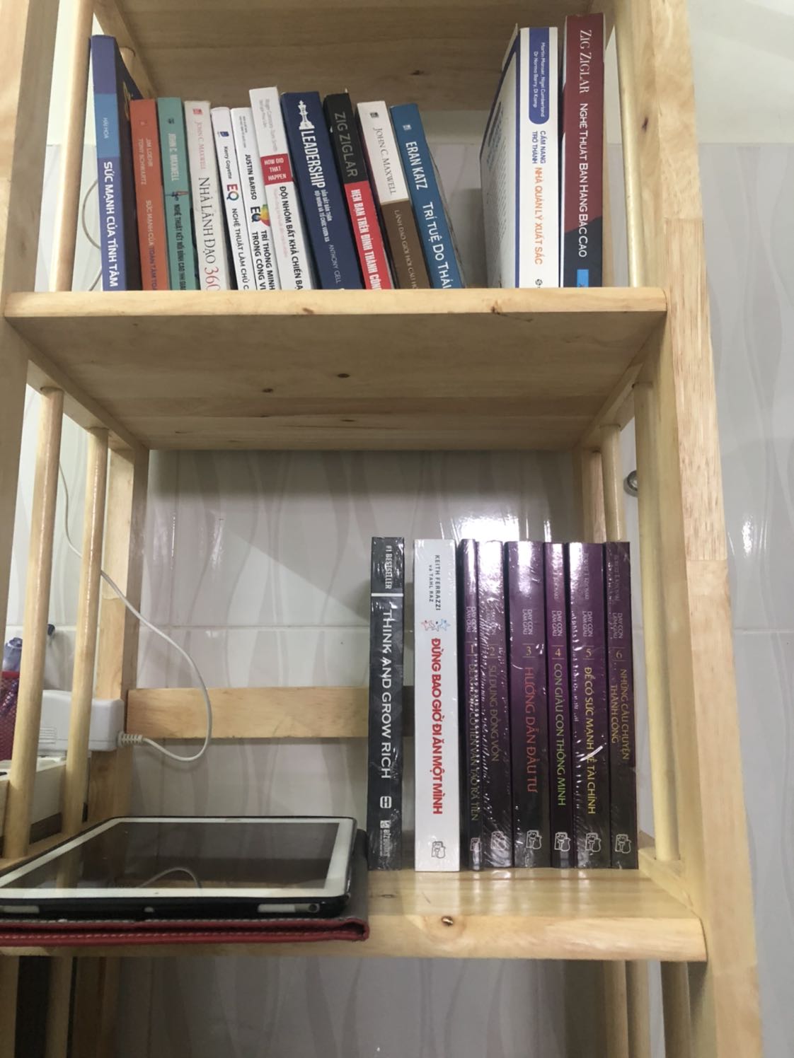 Nội dung hay
Nhà sách uy tín giấy sách chất lượng cao
Giá rẻ 
Giao hàng nhanh chóng 
Shiper biết mình ngủ đến chiều nên toàn giao g này thôi cưng xỉu( chứ sáng giao gọi cháy máy mình ngủ quên thì lỡ chuyến hihi)