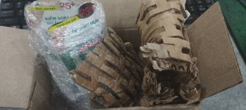 Shop Gói hàng khá kĩ, shipper thân thiện, sản phẩm thì phải dùng thử đã.
