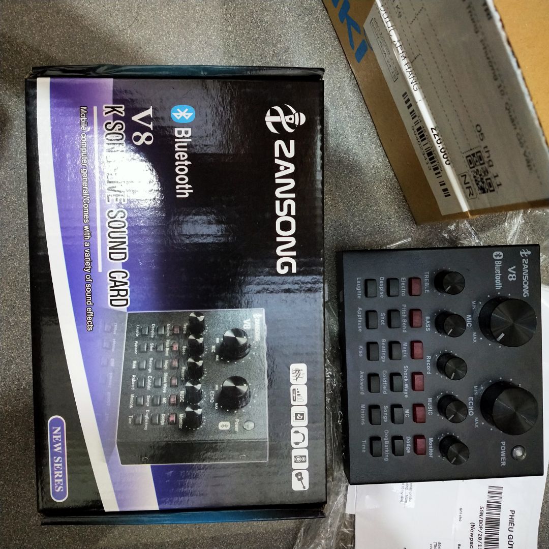 Sản phẩm không đúng như mẫu mã đăng bán, đời củ hơn. Đăng hình một kiểu, giao sản phẩm kém chất lượng, đề nghị KITI phản hồi và đổi trả đúng sản phẩm nhà bán đăng bán, nãn cho sự quản lý của Kiti, để khách hàng bị chính người bán *** đảo trên sàn thương mại của mình, thất vọng Kiti