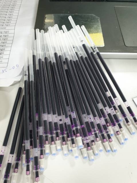 Sản phẩm bị lỗi. Mực bị ngắt lưng. Mình có thể đổi trả hàng hay ko