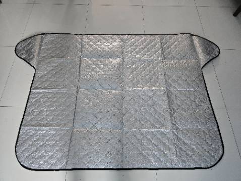 chỉ có tấm che, không bao gồm dây buộc để ràng vào xe, khác với hình minh họa