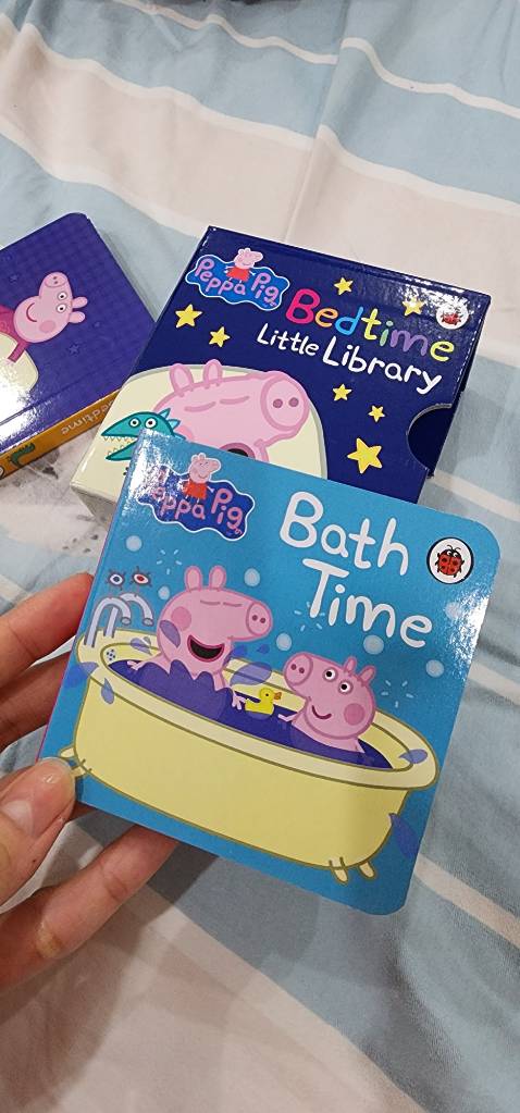 Sách siêu cưng luôn, mini bé dễ cầm nữa Sách siêu cưng luôn, mini bé dễ cầm nữa