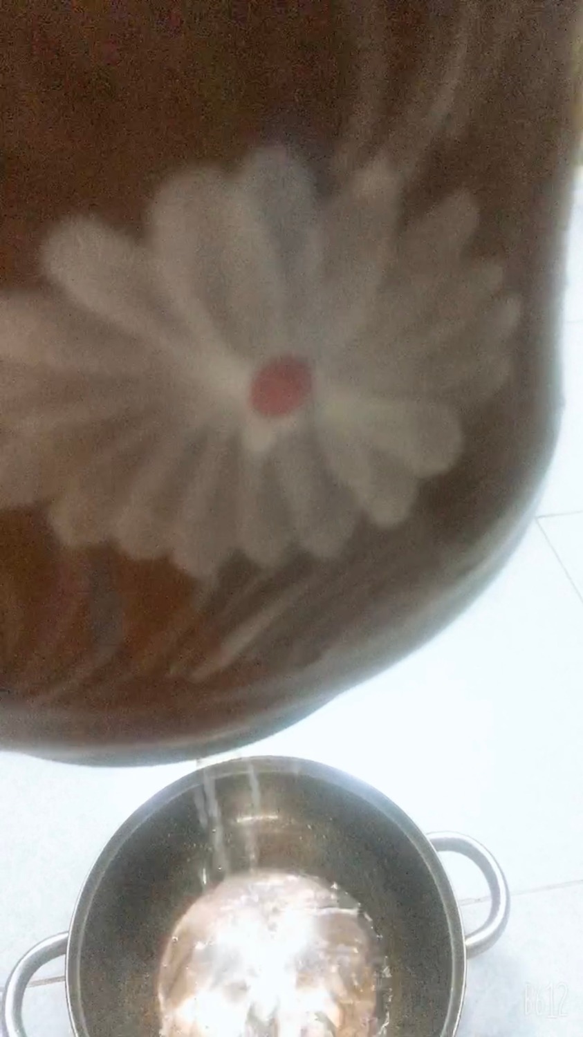 mình mua siêu sắc thuốc này giao xong, về minh rửa âm để sử dụng, nhưng mới đổ nước vào rửa đã thấy nước chảy như mưa ở dưới đế không dùng gì được,. bây giờ bên tiki mình xử lý sản phẩm cho tôi thế nào ak. mong phản hồi sớm