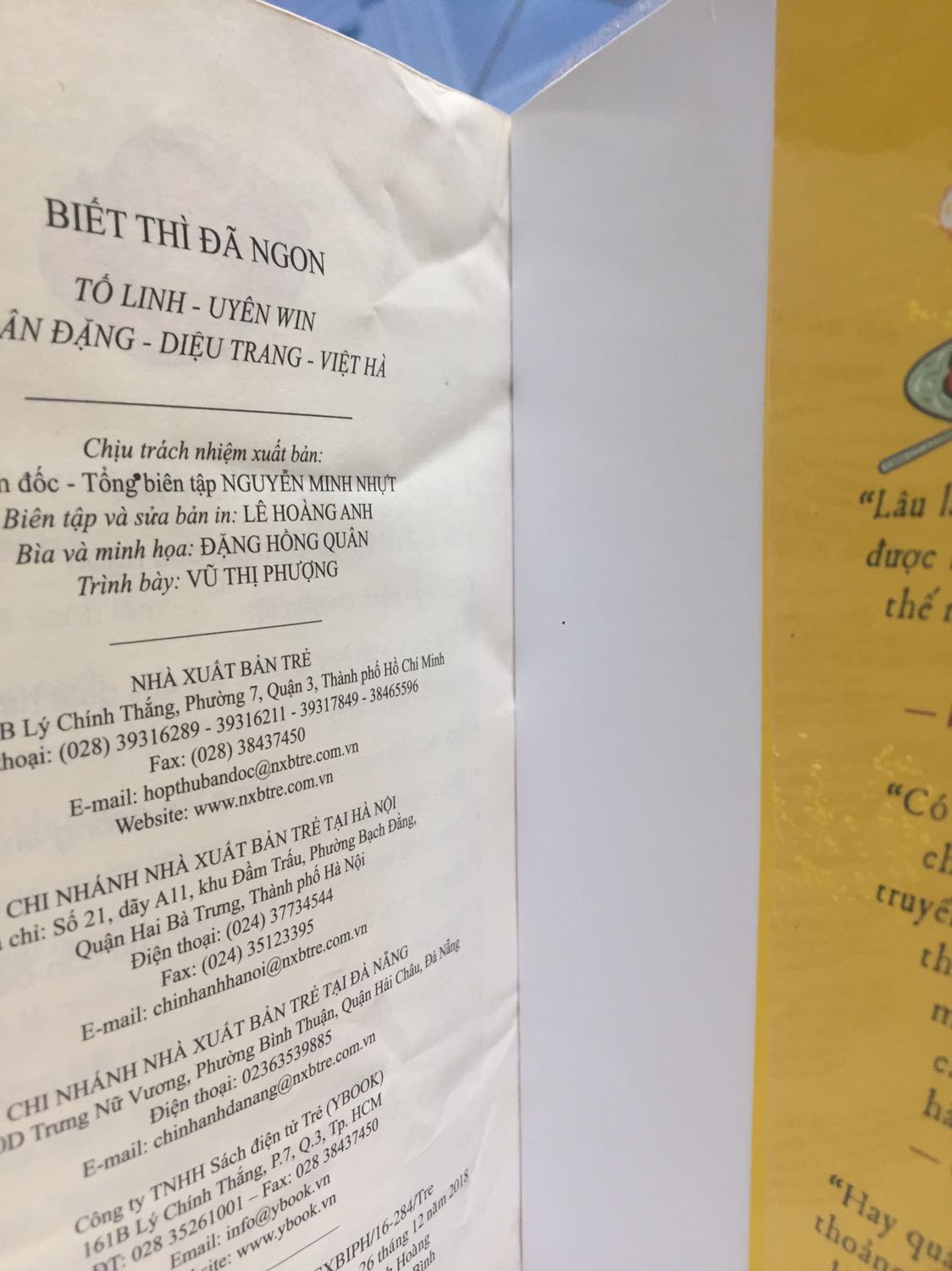 Về nội đúng sách thì rất bổ ích và hài hước ko có gì để bàn. Nhưng mình ko hài lòng với khâu đóng gói khi để chung đồ mình mua với sách làm sách bị nhăn gãy như thế kia rất là tiếc.