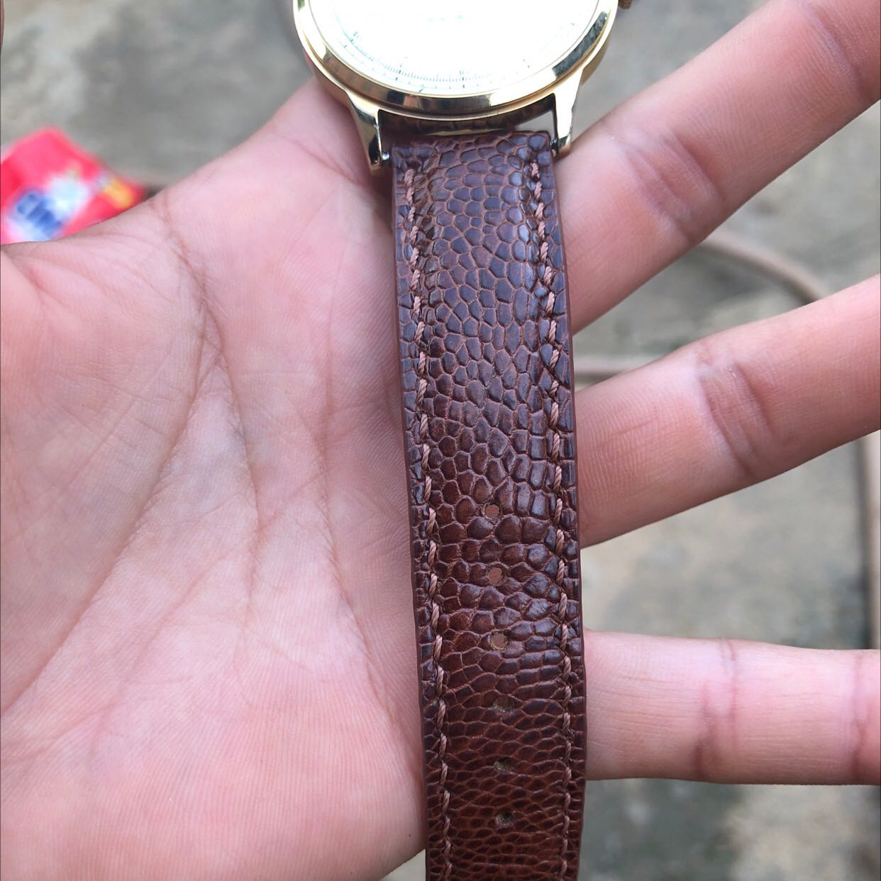 Ko phải da thật chỉ là da nhân tạo 
cũng khá là mềm mại
nhưng mà giá cao quá chưa hợp lý với chất lượng
Độ bền thì phải dùng xem có ổn ko