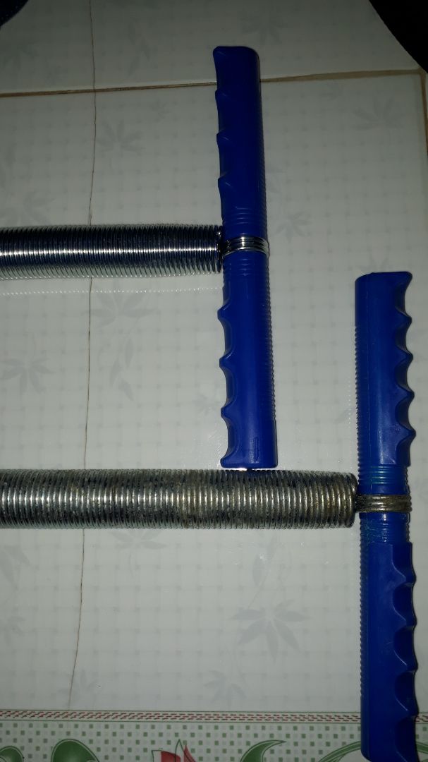 mua 2 sp chỉ có 1 sp mới. 1 cái ra sét. dơ, bụi. sp mới mua mà cứ như đồ xài rồi, đem bán lại cho khách. quá tệ, quá ẩu. ko kiểm tra hàng trước khi giao. ko có thì đừng giao. mất hết uy tín. ai dám mua qua mạng nữa