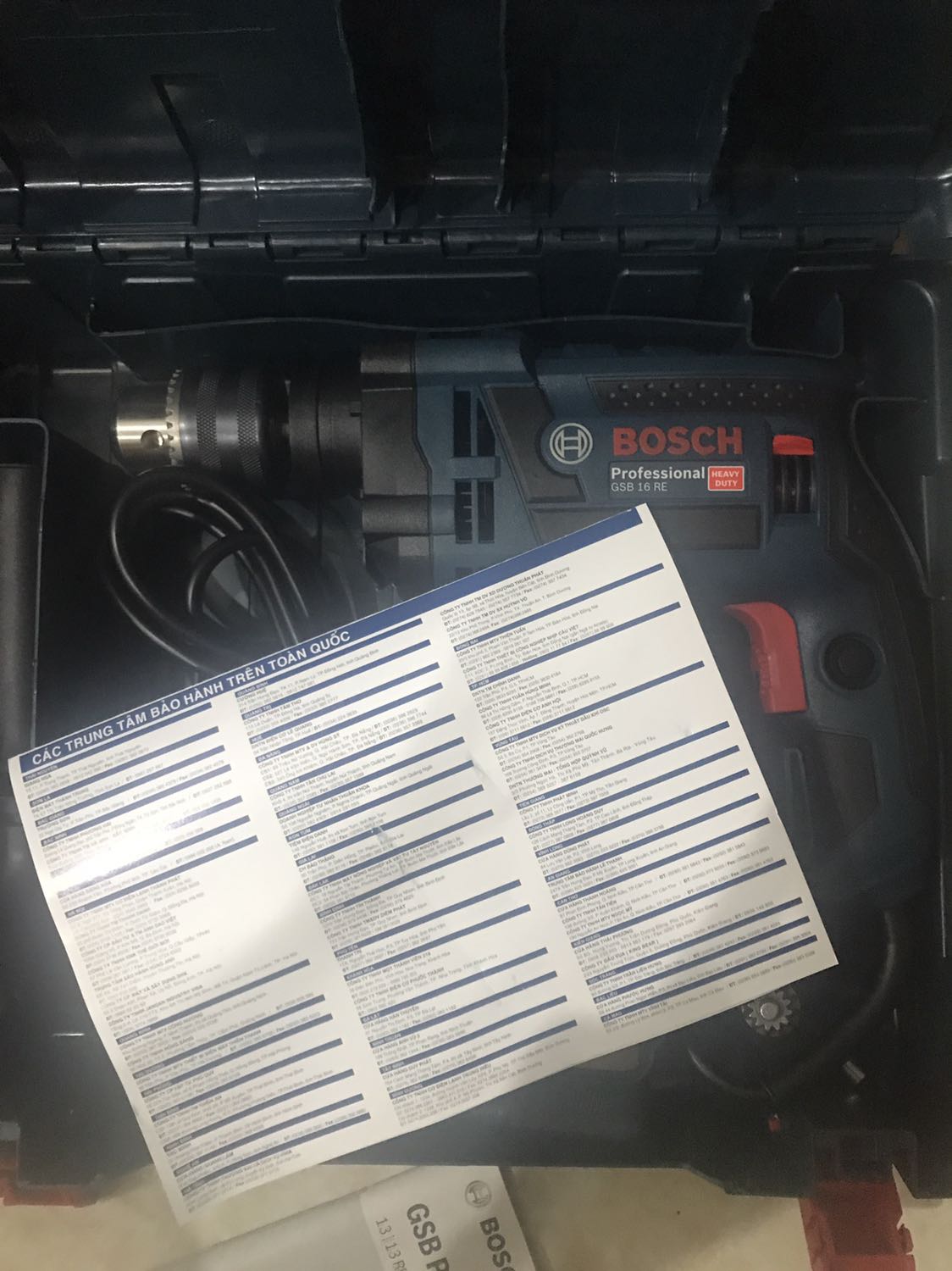 Sản phẩm giao hàng nhanh, đúng hẹn. Sản phẩm kích hoạt bảo hành chính hãng. Cắm dùng khoan thử chạy khá ổn nhưng máy phát ra mùi hơi khen khét khi chạy, có thể do sản phẩm còn mới