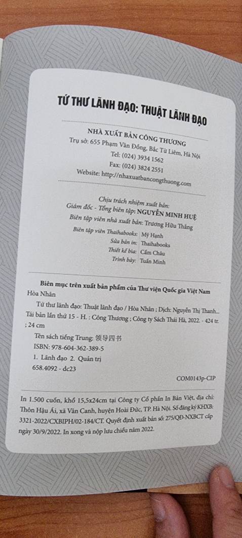 Sách chính hãng, có tem chống hàng giả, chất lượng in tốt