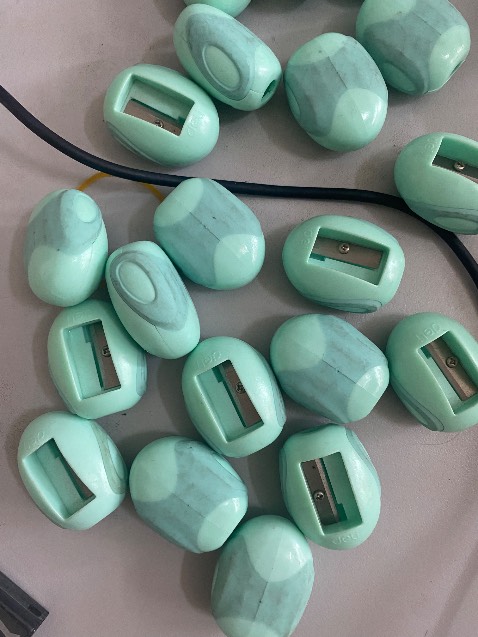 sản phẩm bám đen. Nhìn như đồ cũ.