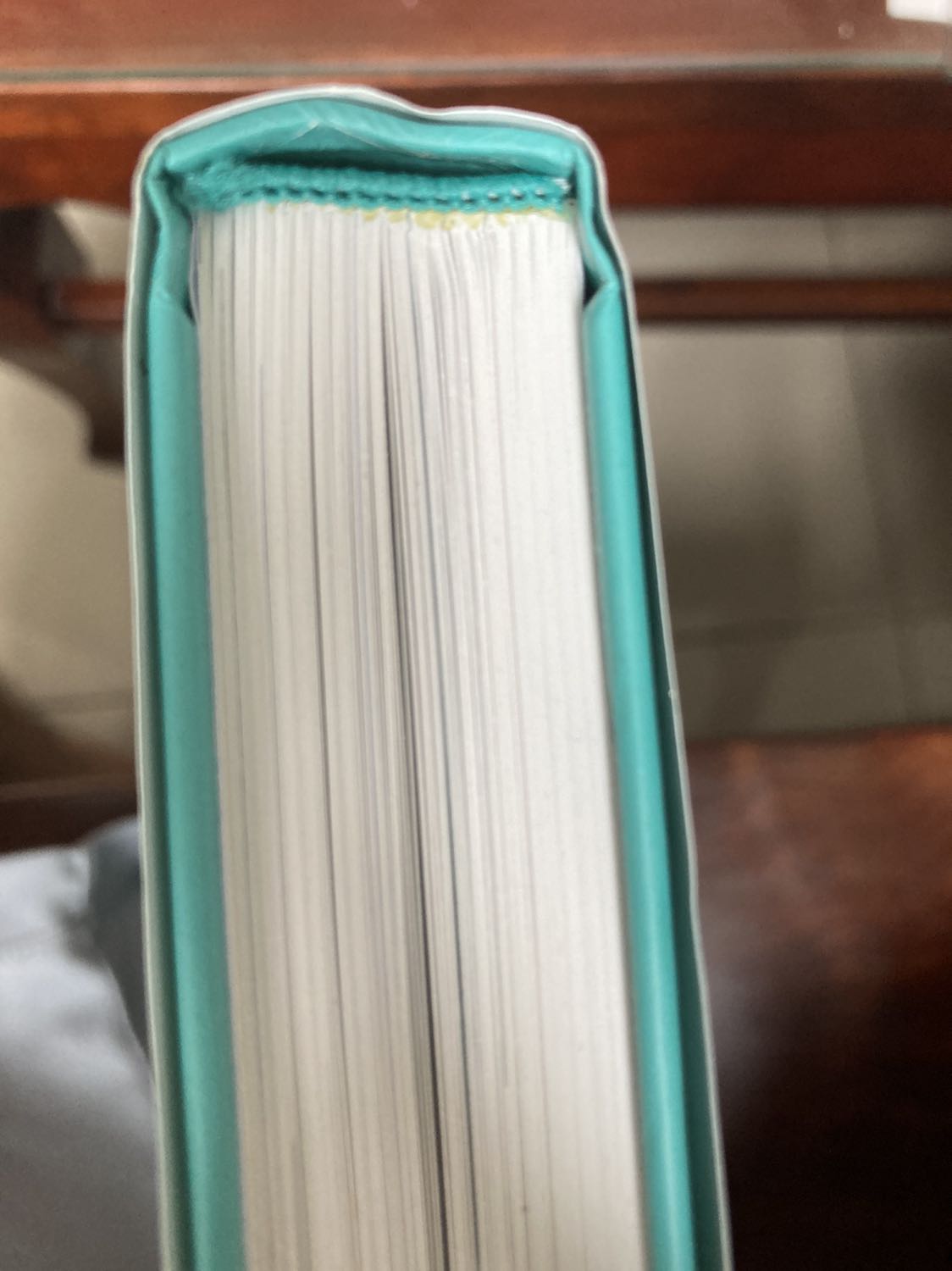 Chất lượng giấy tốt, in màu đẹp, kích thước to dễ đọc. Nội dung bao quát nhiều chủ đề. Nội dung ngắn gọn trên 1 trang. Không phải độ tuổi trẻ em nào cũng có thể hiểu, kể cả người lớn. Có thêm mục liên kết “XEM THÊM” để người đọc đọc thêm các chủ đề liên quan đến chủ đề mình đang xem cũng khá hay.