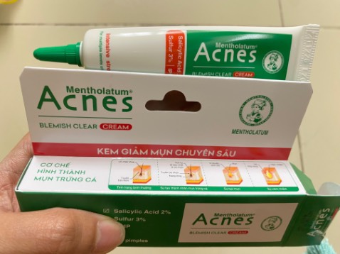 Chấm vào những nốt mụn viêm thấy sau 1 ngày có giảm sưng hẳn, hết ngày thứ 2 là khô và rớt dần, liền da cũng nhanh ko cần thoa ngày thứ 3 luôn. Dùng khá ổn, giao nhanh và gói kỹ. Shipper nhiệt tình thân thiện. Thanks all