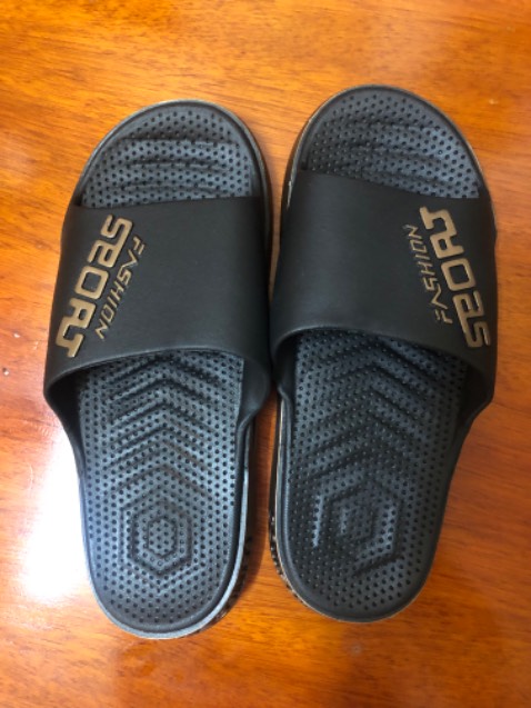 Êm chân, chất liệu bền, bám bề mặt