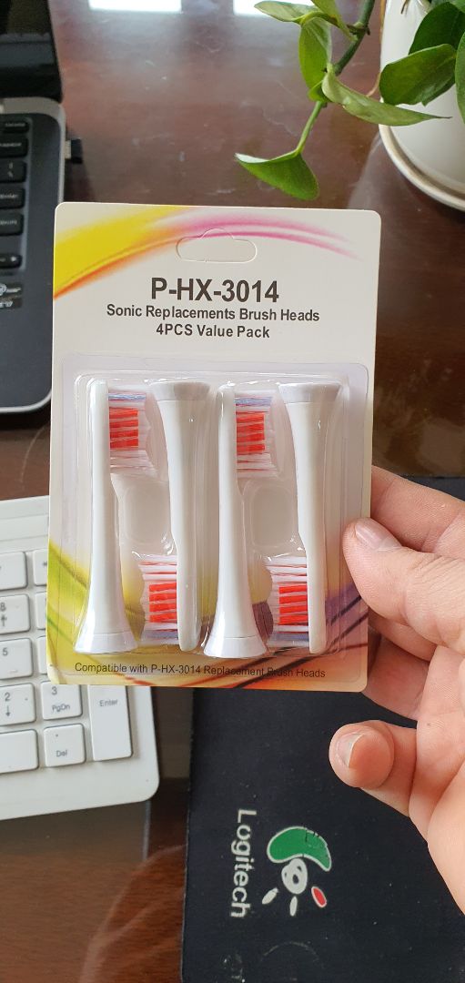 Phải nói bộ 4 đầu HX-3014 này rất bắt mắt, đẹp và chắc chắn, sợi cước đỏ, trắng, xanh. Mình lắp máy Philips ăn ngay, giá hợp lý. Nhà bán uy tín, đóng gói cẩn thânh