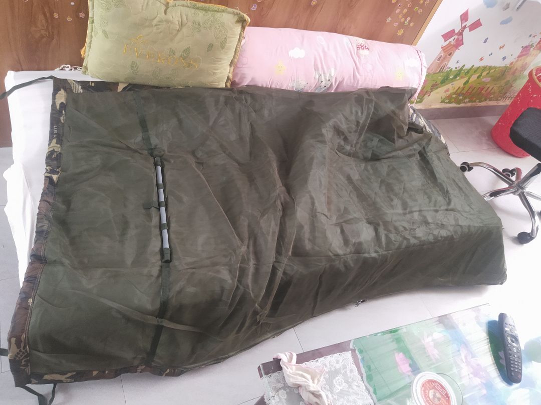 biết ơn shop, quá đa năng, gọn nhẹ, vừa là  túi ngủ có lưới kín mặt chống muỗi, thảm trải, võng kiêm mùng, nhìn vải dù là biết bền đẹp. Đi phượt, rừng buộc phải có.