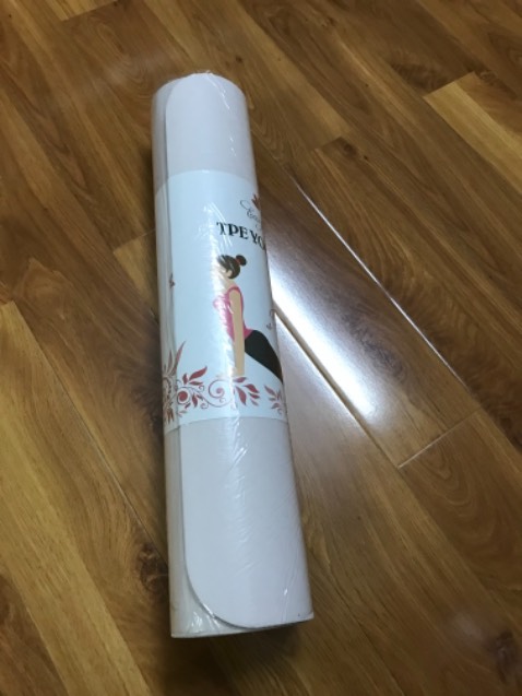 chất lượng thảm ok với giá thành, màu sắc đẹp, shop đóng gói cẩn thận. Nếu muốn dùng tập yoga thì nên đầu tư mua thảm tốt luôn vì thảm này không có độ bám cao, khi ra mồ hôi sẽ dễ bị trượt khi tập yoga