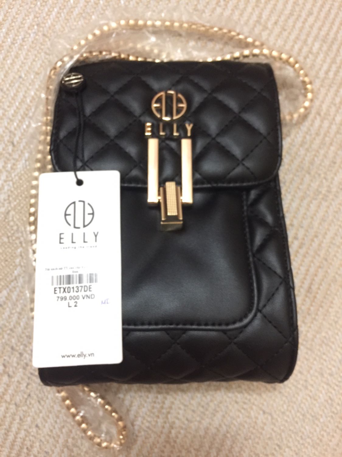 Giao hàng nhanh, đóng gói cẩn thận. Túi cực kì hài lòng