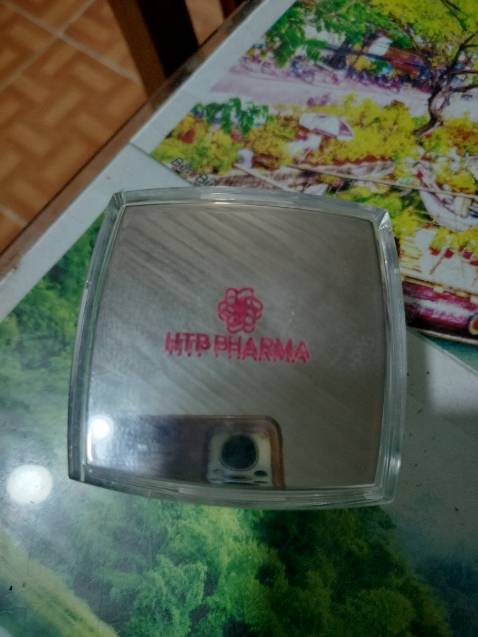 Sử dụng ổn áp, không kích ứng đã, mình da nhạy cảm , không trang điểm vì thường bị dị ứng với mỹ phẩm, chuyển qua đung thời gian xem sao