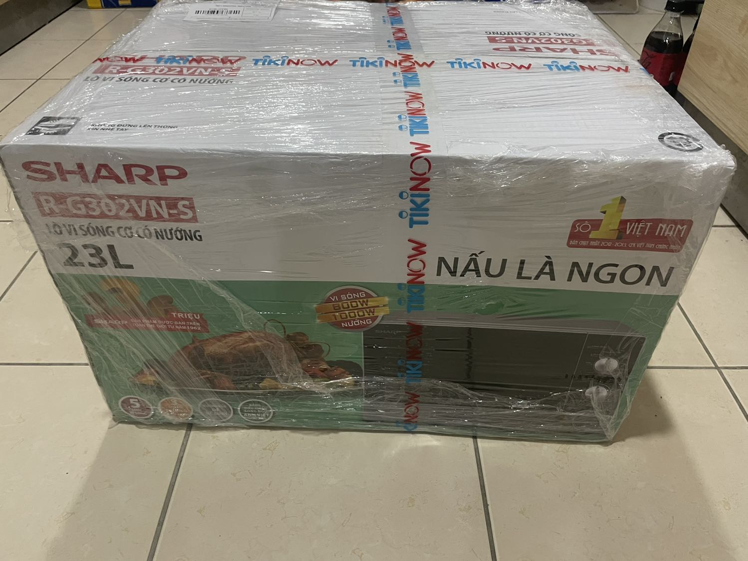 Giao nhanh, giá yêu thương. Nút vặn chắc chắn. Thanh gia nhiệt nướng gọn ràng. Ai thích nắn nắn xoay xoay thì loại này là số “dách”. Ngoại hình ok. Chỉ ghét nhất mấy cái decal dán lên sản phẩm. Gỡ ra trần ai. Giao nhanh, giá yêu thương. Nút vặn chắc chắn. Thanh gia nhiệt nướng gọn ràng. Ai thích nắn nắn xoay xoay thì loại này là số “dách”. Ngoại hình ok. Chỉ ghét nhất mấy cái decal dán lên sản phẩm. Gỡ ra trần ai.