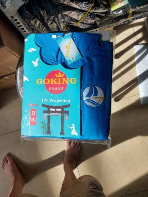 chất dù mềm rất thích hợp cho trẻ em, con t 30 kg mặc size L rất vừa, thanks shop