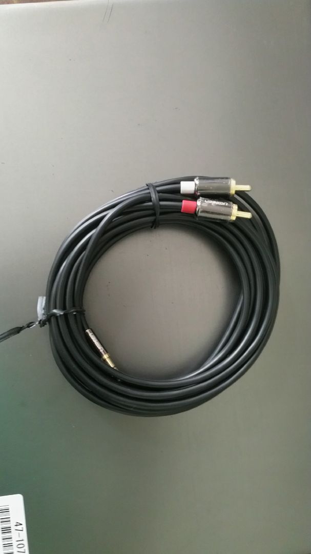 Cáp chất lượng rất tốt, cảm giác cao cấp, jack cắm tiếp xúc tốt, kg bị rè