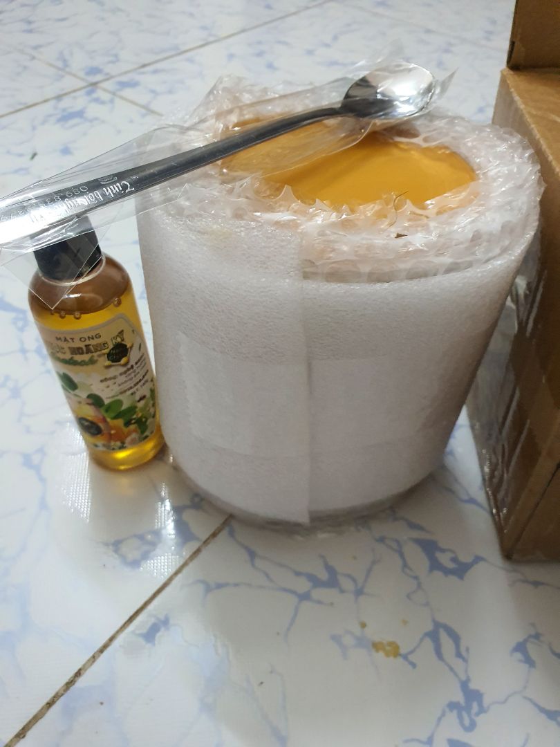 Đóng gói kỹ. Tặng kèm chai mật ong & cái muỗng.