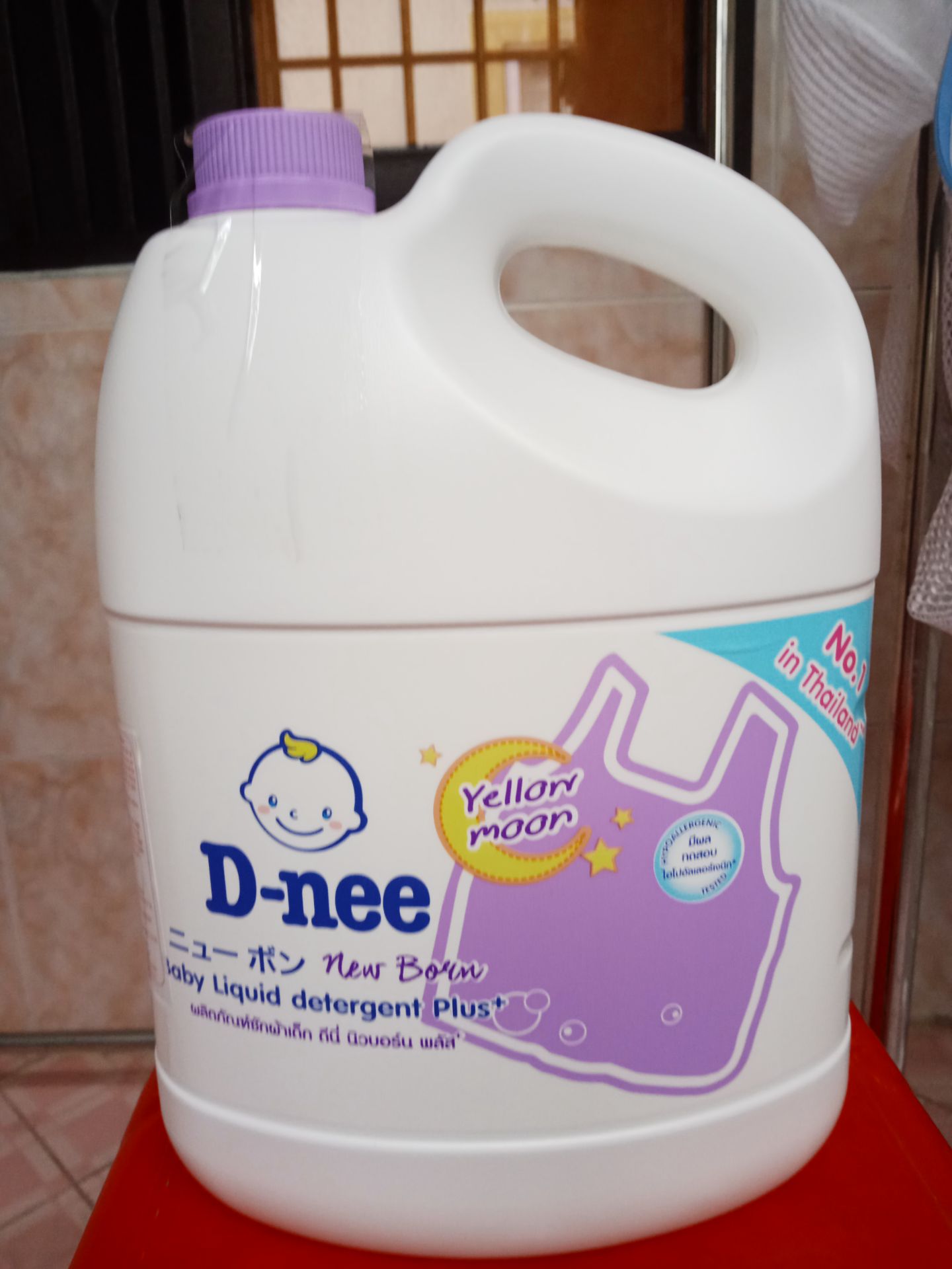 Nhà mình tin dùng sản phẩm D-nee bột giặt cho bé. Quần áo giặt sạch, bền màu, hương thơm nhẹ (màu tím mùi thơm nồng hơn so với các màu khác nhưng vẫn dễ chịu). Tiki giao hàng nhanh, đóng gói kỹ, nắp chai cũng được dán keo để tránh đổ tràn trong quá trình vận chuyển, nhân viên thân thiện. Nhà mình tin dùng sản phẩm D-nee bột giặt cho bé. Quần áo giặt sạch, bền màu, hương thơm nhẹ (màu tím mùi thơm nồng hơn so với các màu khác nhưng vẫn dễ chịu). Tiki giao hàng nhanh, đóng gói kỹ, nắp chai cũng được dán keo để tránh đổ tràn trong quá trình vận chuyển, nhân viên thân thiện.