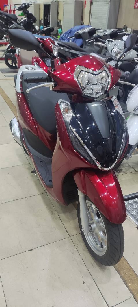 Xe chạy êm, tiết kiệm xăng, cốp rộng