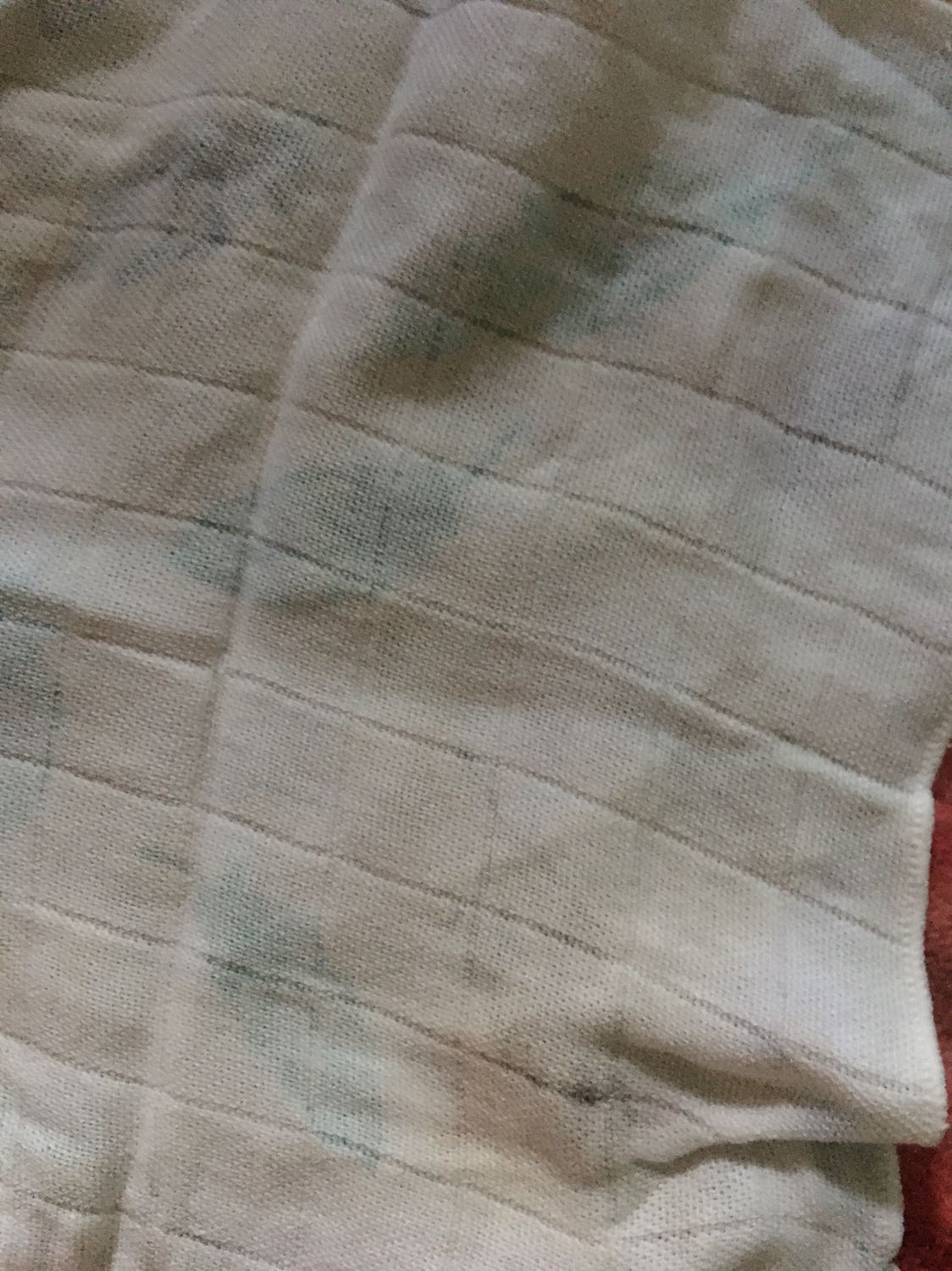 Khăn hoa văn đẹp, mềm và thích nhất là không bị dính lông, mình dùng để chậm sữa  để khỏi dính lông khi bé ti