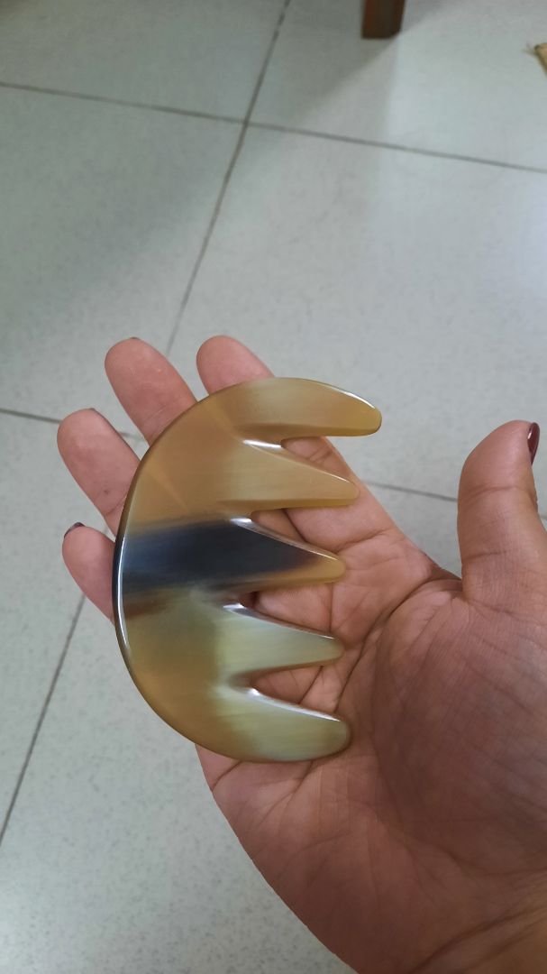 lược dùng tốt, chải dễ khi tóc ướt, không đứt gãy tóc. lược dùng tốt, chải dễ khi tóc ướt, không đứt gãy tóc.