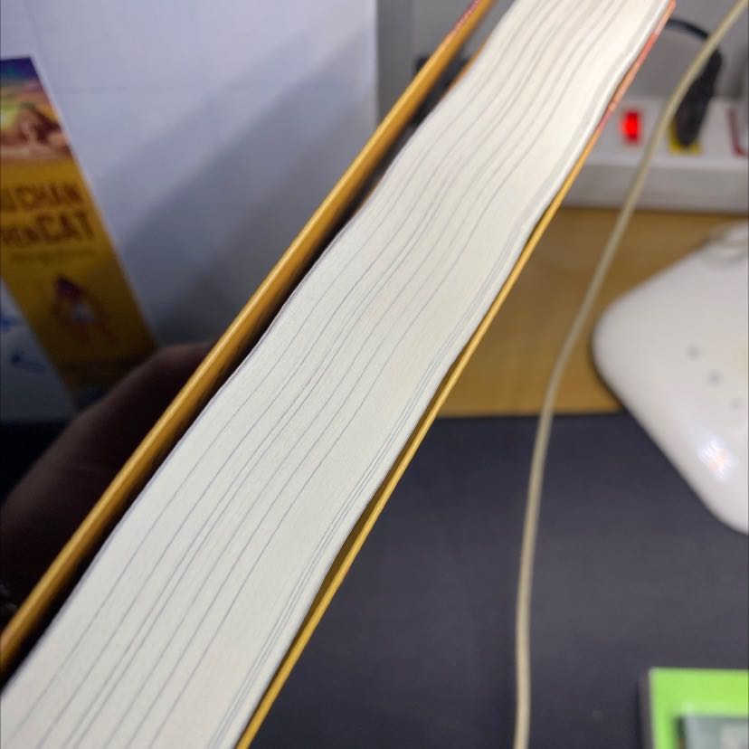 Sách nguyên seal không có lỗi gì. Có nhiều trang in màu và chất lượng giấy thì quá tuyệt luôn. Chưa đọc nhưng mình được giảng viên gợi ý sách để tham khảo (không hẳn là tham khảo, chủ yếu là bạn nào thích thì có thể tìm đọc) và mình cũng rất thích thể loại này. Tất cả đều rất oke nha.